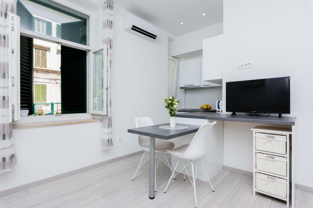 Apartment Matea สปลิท ภายนอก รูปภาพ